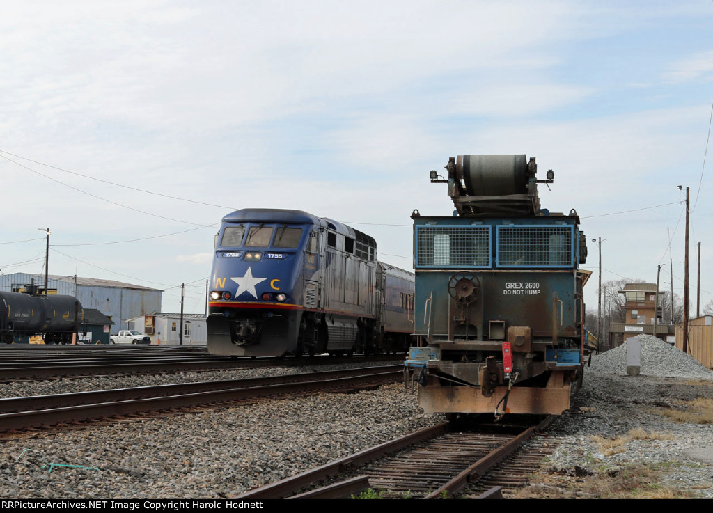 RNCX 1755 leads train 74 past train 91X